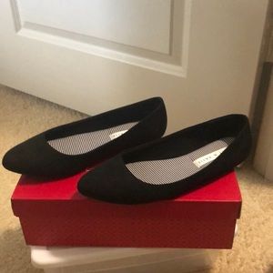 Kelly & Katie flat black dress shoes